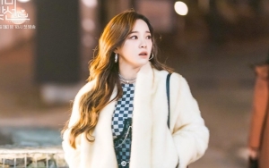 Cantik dan Elegan, Ini Kisaran Harga Outfit Kim Sejeong di 'Business Proposal'