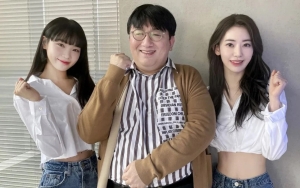 Foto Bareng Sakura dan Chaewon eks IZ*ONE, Ekspresi Bang Si Hyuk Jadi Sorotan