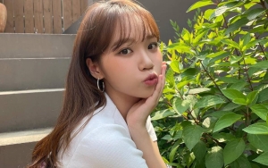 Kim Chaewon Posting Foto Putih Minta Dukungan Pasca Gabung Agensi Baru