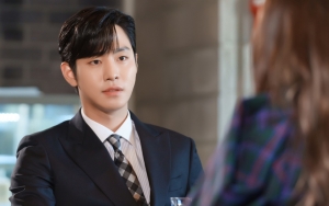 Ekspresi Ahn Hyo Seop Saat Jatuh Cinta di 'Business Proposal' Jadi Perbincangan