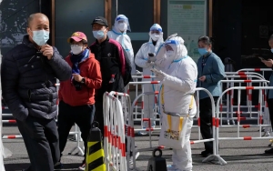 'Wajah' Pandemi COVID-19 Kembali Muncul di Tiongkok: Nakes Ber-APD Hingga Panic Buying