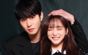 Ahn Hyo Seop Lagi-Lagi Kepergok Bertingkah Manis pada Kim Sejeong Saat Syuting 'Business Proposal'
