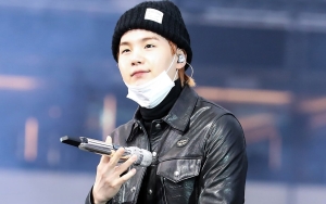 Ganteng Banget, Gaya Keren Suga BTS Saat Sound Check Konser Bikin Oleng