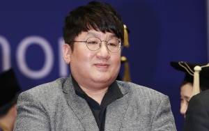Potret Ganteng Bos BTS Bang Si Hyuk Saat Masih Sekolah Kejutkan Netizen