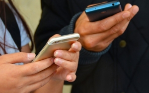 Rasakan Depresi Imbas Sosial Media? Intip Cara-Cara Meminimalisirnya