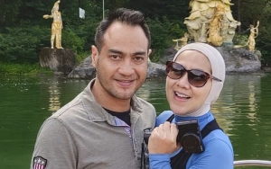 Venna Melinda Mesra-Mesraan Bareng Ferry Irawan Bak Dunia Milik Berdua, Netizen: ABG Mah Lewat