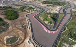 FIM Beri Sirkuit Mandalika Homologasi Grade A, Pebalap MotoGP Lakukan Hal Kocak Demi Siasati Panas