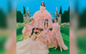 Red Velvet Tampil Elegan di Preskon Comeback, Irene Paling Beda