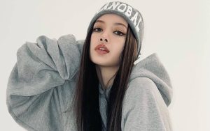 Album 'LALISA' Lisa BLACKPINK Segera Rilis Vinyl Edisi Terbatas Berlapis Warna Emas