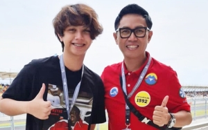 Eko Patrio Ajak Putra Bungsu ‘Bolang’ Nonton MotoGP Mandalika, Fotonya Bikin ‘Salah Paham’