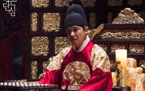 Lee Joon Tampil Penuh Karisma sebagai Raja di 'Bloody Heart', Kemampuan Akting Tuai Sanjungan