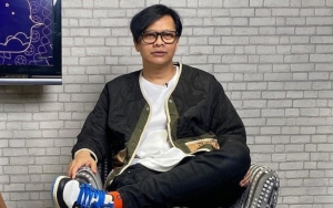 Bukan untuk Gaya, Armand Maulana Ungkap Alasan Sering Pakai Kacamata Bolong