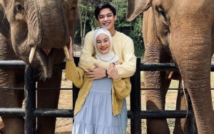 Dinda Hauw Keguguran Anak Kembar, Rey Mbayang: Sampai Ketemu di Surganya Allah...