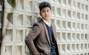 Di Depan Ka'bah, Syakir Daulay Doakan Putra Siregar yang Dilaporkan Shandy Purnamasari