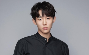 Pelayan Part Time Ke MC 'Inkigayo', Seo Bum June Pamer Pesona Boyfriend Materials di 7 Potret Ini