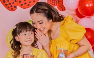 Gisella Anastasia Tuai Kritik Usai Unggah Foto Gempi Pakai Swimsuit