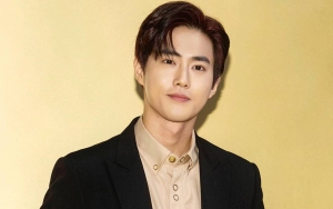 Suho EXO Dikelilingi Bunga Tulip Kuning di Teaser Foto 'Grey Suit', Ini Jadwal Rilis Lengkapnya