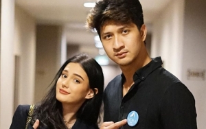 Penampilan Berhijab Istri Aditya Zoni  di Acara Gender Reveal Kehamilan Irish Bella Curi Perhatian