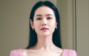 Masih Kerja Jelang Hari H, Penampilan Son Ye Jin Hempas Rumor Berbadan Dua