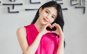 Ngejreng Banget, Busana Han So Hee di Preskon 'Soundtrack #1' Dikritik Aneh
