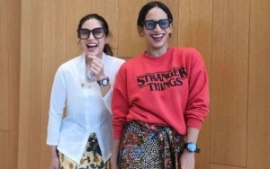  Foto Bareng Sahabat, Dian Sastro Banjir Pujian