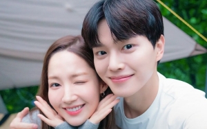 Song Kang dan Park Min Young Dibocorkan Hadapi Situasi Tak Terduga di 'Forecasting Love and Weather'