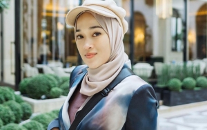 Ririe Fairus Curcol 'Ancur Lihat Dia Sama yang Lain', Paras Cantik Lebih Disorot