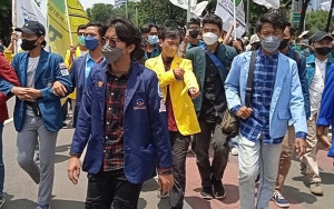 BEM SI Gelar Demo di Patung Kuda, Tolak Penundaan Pemilu 2024 dan Tuntut Hal Ini ke Jokowi