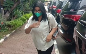 Dea OnlyFans Pilih Membisu Saat Hadir di Polda untuk Wajib Lapor, Ini Keterangan Kuasa Hukum