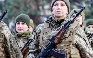 Ukraina Tangkap Wanita Penembak Jitu Rusia yang Telah Bunuh 40 Orang