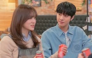 Ahn Hyo Seop Fokus Tatap Kim Sejeong di Lokasi 'Business Proposal' Miliki Makna Ini?