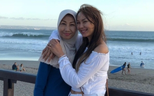 Meninggal Dunia, 10 Kenangan Manis Kalina Oktarani Bersama Sang Ibu Yang Bikin Kangen