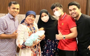 Momen H. Faisal Sambut Kepulangan Thariq dan Fuji dari Umrah Kena Sorot, Nama Atta-Aurel Terseret