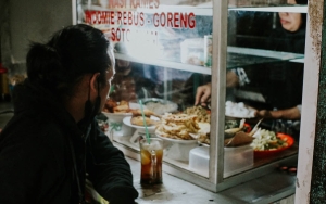 Ketua MUI Sebut Warung Tak Perlu Tutup di Siang Hari Selama Bulan Ramadhan