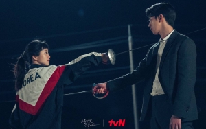 Nam Joo Hyuk & Kim Tae Ri Disebut Syuting di Rumah Sakit Bersalin untuk '2521', Bukti Menikah?