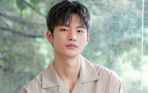 Seo In Guk Tunda Syuting 'Minamdang' Usai Dinyatakan Positif COVID-19