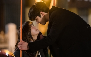 Ahn Hyo Seop Mendadak Cium Kim Sejeong Ternyata Tak Ada di Naskah 'Business Proposal'