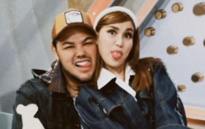 Ayu Ting Ting Pamer Foto Mesra Duduk di Pangkuan Ivan Gunawan, Tuai Kritik? 