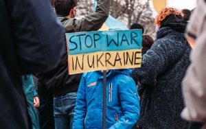Dilaporkan Muridnya Sendiri Usai Komentari Invasi Ukraina, Seorang Guru Rusia Terancam 15 Tahun Bui
