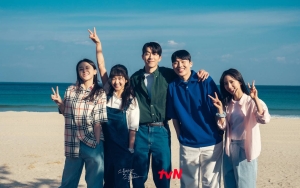Syuting Terakhir 'Twenty-Five,Twenty-One' Ada Kim Sohyun dan Geng SMA, Bakal Ada Adegan Lintas Masa?