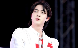 Jin Mendadak Kesakitan di Siaran Live Pasca Grammy Bikin Member BTS Khawatir Banget