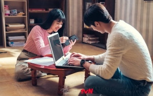Tak Ada Adegan Bareng, Kim Tae Ri Hadir di Syuting Terakhir Nam Joo Hyuk di 'Twenty-Five, Twenty-One