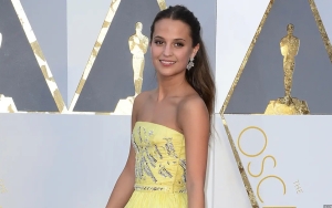 Alicia Vikander Beber Alasan Adegan Ranjang Jadi Pengalaman Terburuk Sepanjang Kariernya