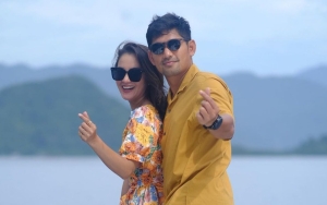 Bahagianya Ririn Ekawati Bisa Berangkat Ibadah Umrah Bareng Ibnu Jamil: Ecieee Gak Sendiri Lagi