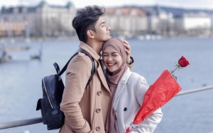 Suami Ria Ricis Bertemu 'Kembaran', Ganteng Siapa?
