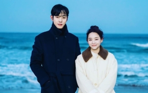 Aksi Colek Kim Sejeong di Ranjang Terungkap Ide Ahn Hyo Seop Saat Syuting 'Business Proposal'