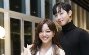 Kim Sejeong Sebut Ahn Hyo Seop Mirip Archaeopteryx, Sutradara 'Business Proposal' Bahas CG Ikonik