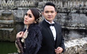 Momo Geisha Unggah Sederet Foto Spesial Rayakan Anniversary Pernikahan ke-5, Romantis Banget!
