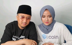 Sang Ayah Butuh Uang, Wirda Mansur Pamer Bagi-bagi THR Ala Crazy Rich Tuai Sindiran Pedas