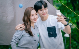 Park Min Young Deg-Degan Saat Syuting Adegan Ini dengan Song Kang di 'Forecasting Love and Weather'